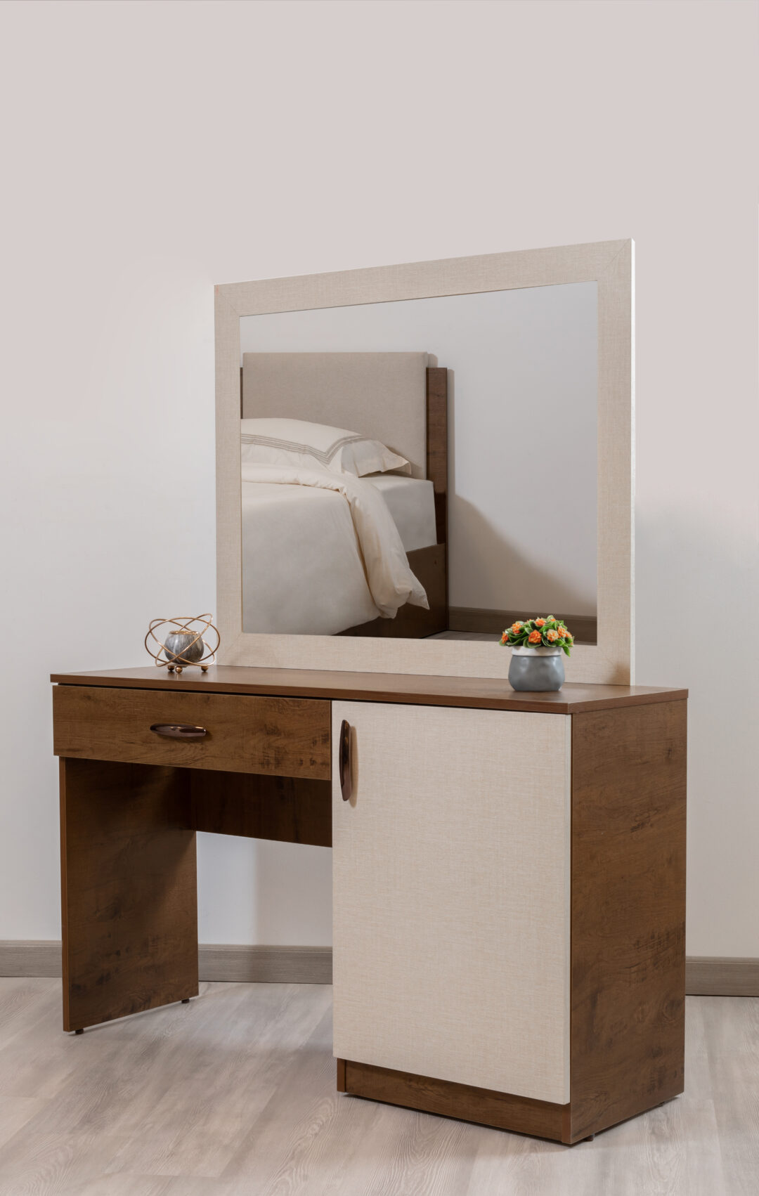 Blink Dresser + Mirror size :W:120 - H:72 - D:40 componants :Dresser + Mirror