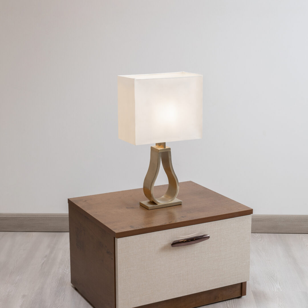 Blink Night stand size :W:50 - H:32 - D:40 componants :Night stand