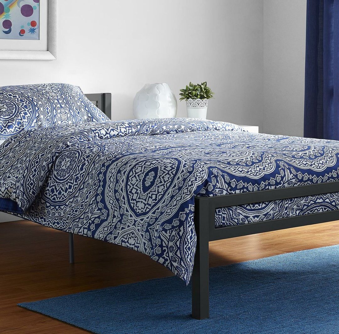 سرير معدني مع الواح خشبية 200×120 سم Bed.10