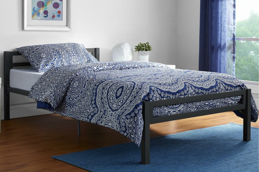 سرير معدني مع الواح خشبية 200×120 سم Bed.10