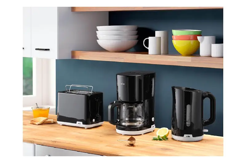 اشتري الان غلاية براون 1.7 لتر 2200 وات أسود WK1100BK